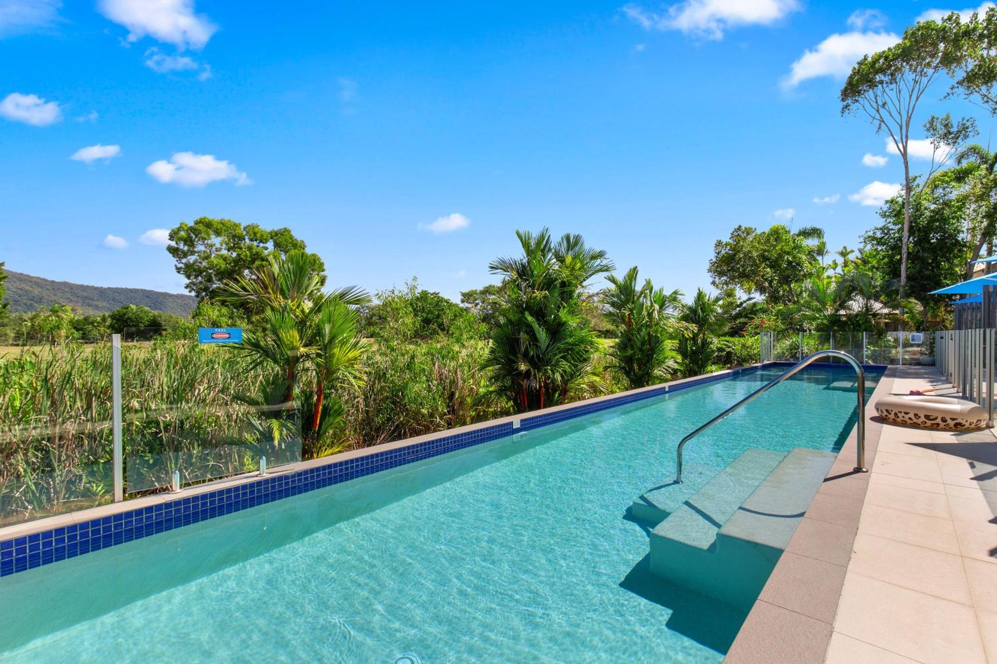 Pool Resort Port Douglas Bagian luar foto