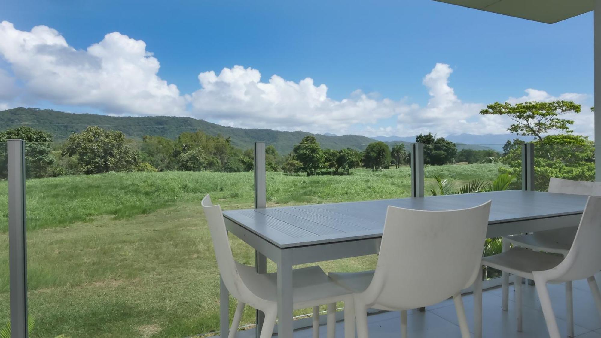 Pool Resort Port Douglas Bagian luar foto