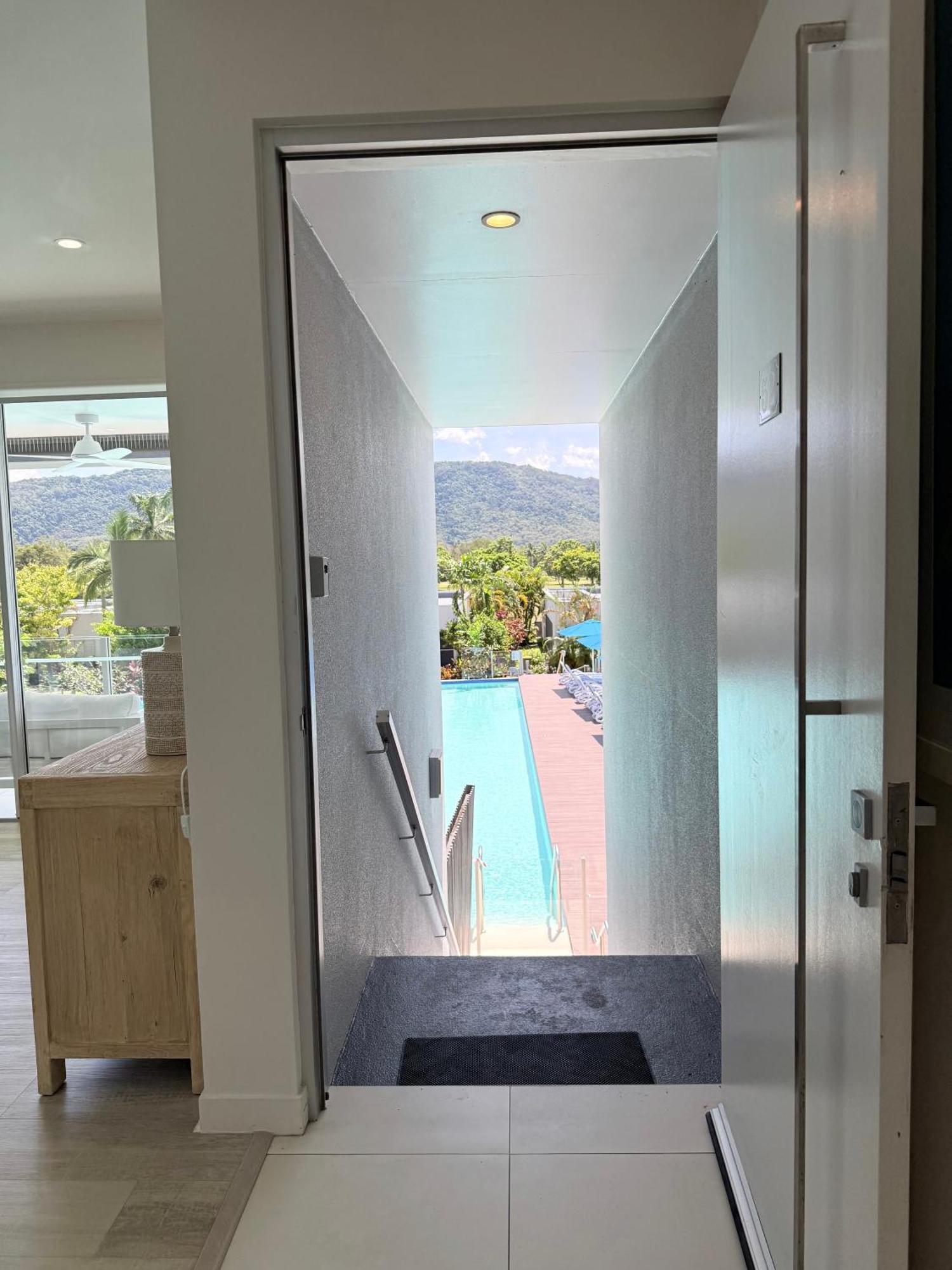 Pool Resort Port Douglas Bagian luar foto