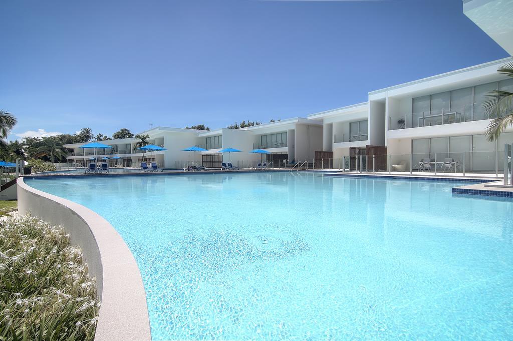 Pool Resort Port Douglas Bagian luar foto
