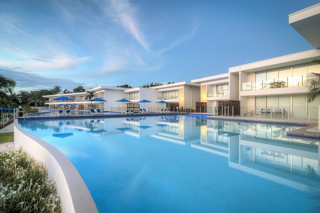 Pool Resort Port Douglas Bagian luar foto